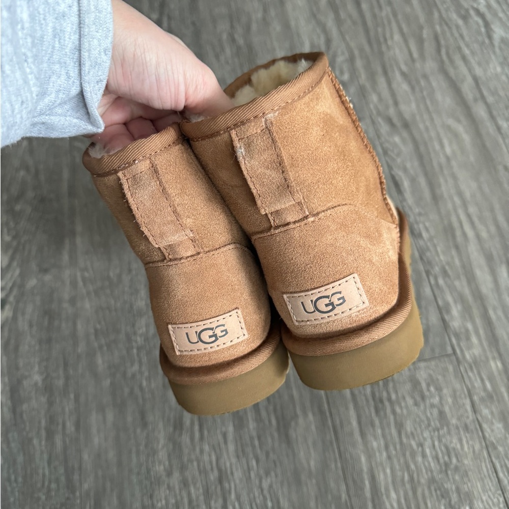 UGG Chestnut Mini Boots - Picture 14 of 16